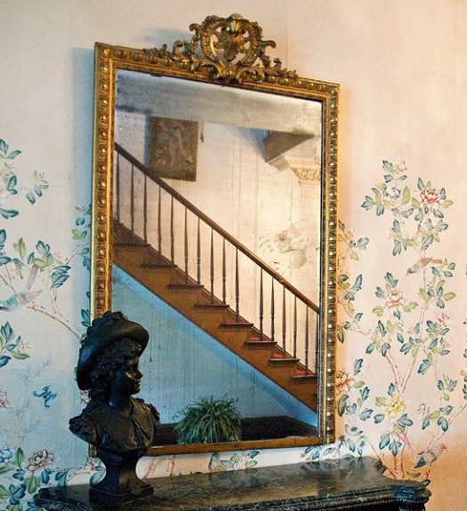haunted mirror in myrtles plantation